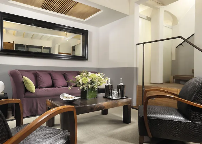 Mario De' Fiori 37 Otel 4*