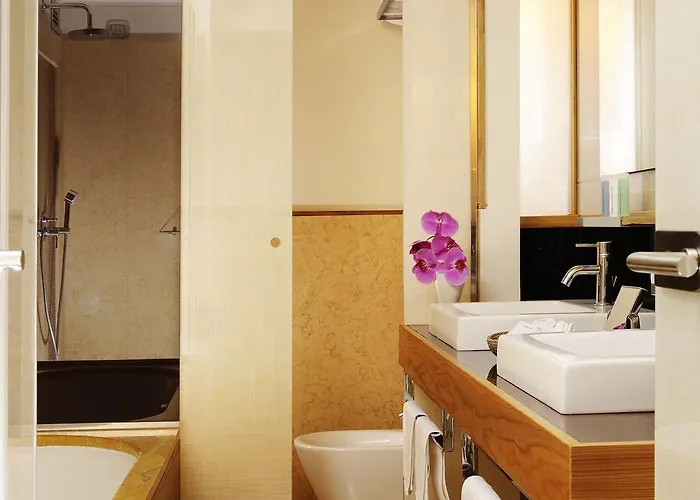 Otel Mario De' Fiori 37 Roma